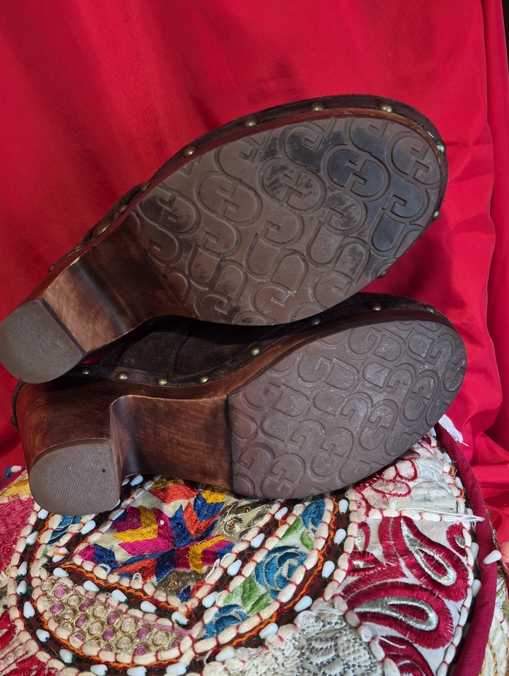 UGG Clogs - Picture 6 of 10
